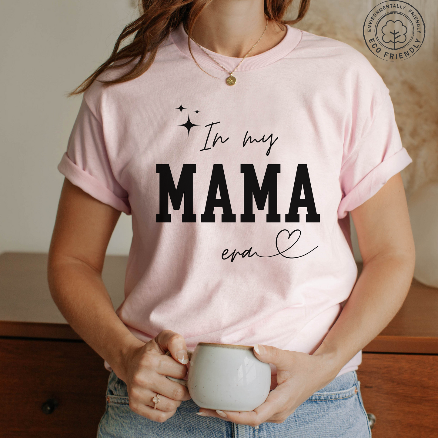 ‘In My MAMA Era’ Camiseta de algodón eco-friendly - Unisex Heavy Cotton Tee - Perfect Gift for Moms, Birthdays, and Celebrations